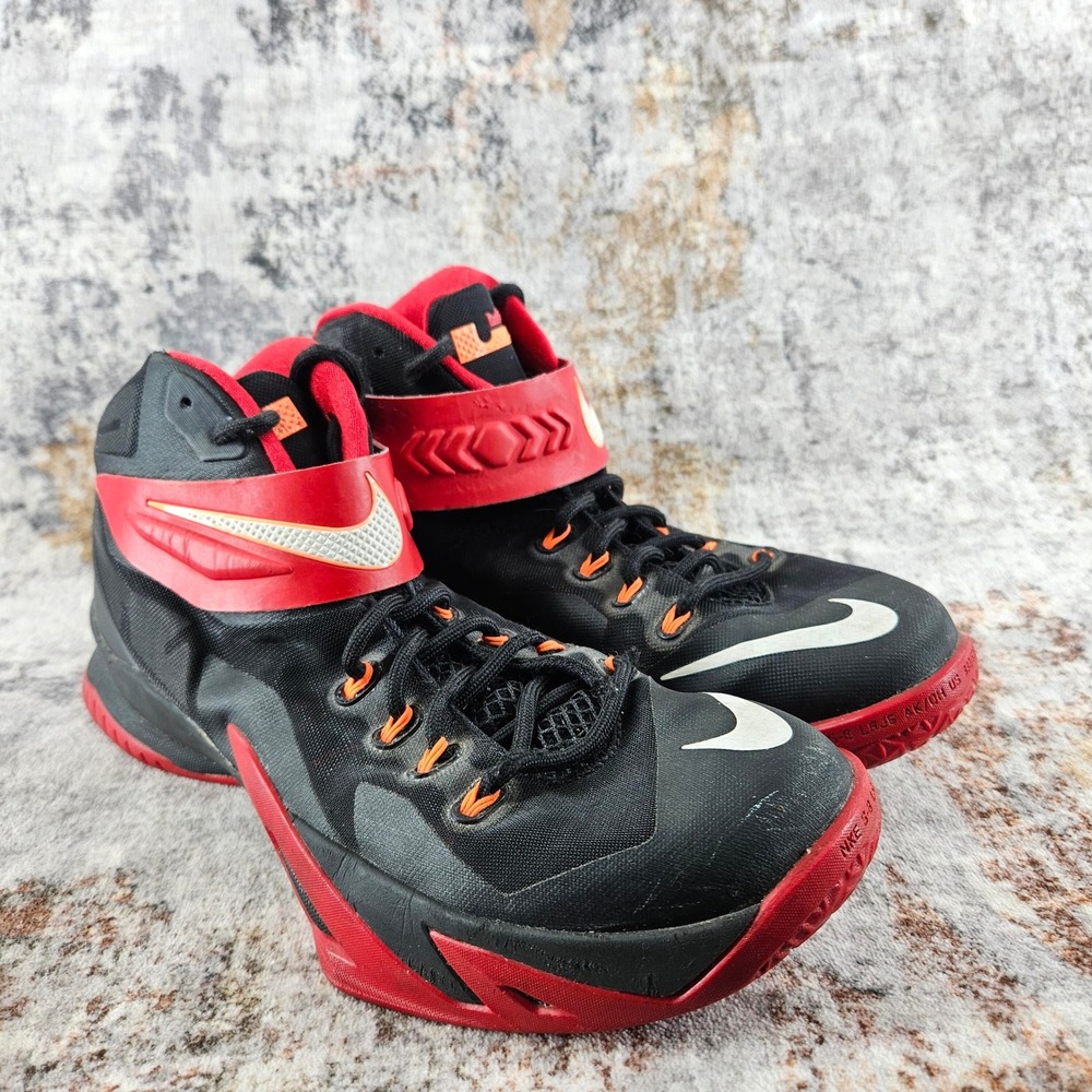 Nike‎ LeBron Soldier 8 Basketball Shoes Mens 10.5 Black Red Sneakers 653641-016